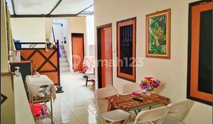 Rumah mewah 3 Lt 10 kamar dekat Kampus2 besar kota Malang semi Furnished 2