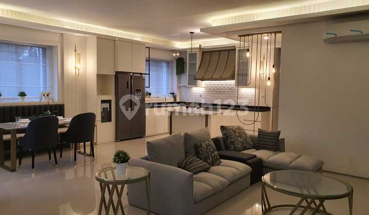 Rumah Apartement Desain Unik Setraduta,jarang Ada