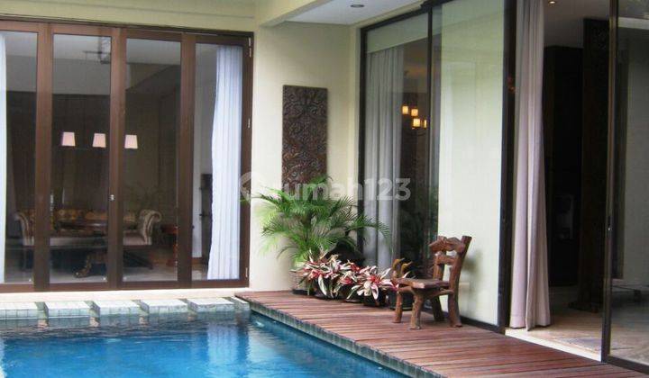 Modern, beautiful and comfort Townhouse at Kemang, South Jakarta is available now 2