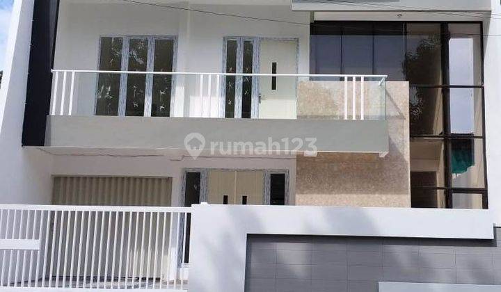 Rumah Mewah Baru Siap Huni di Pleburan 1