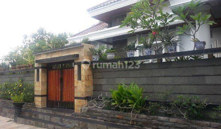 Rumah besar cantik di Arifin ahmad dilengkapi kolam renang 1