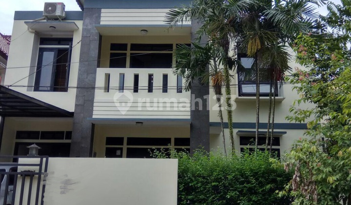 Rumah Modern Kokoh Perumahan Griya Bhara Wira