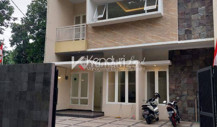 Rumah Mewah 2.5 lantai Rooftop 3 Unit Available  1