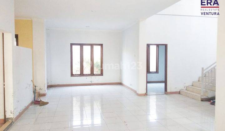 Rumah 2 Lt exclusif di Triyagan Jaten Solo 1