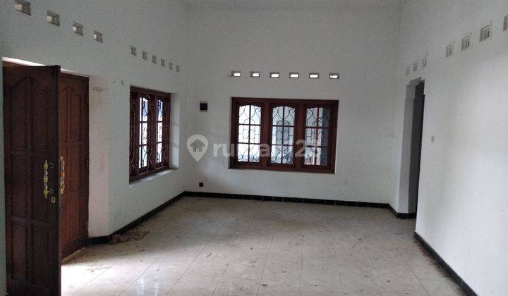 Rumah Toko besar 1Lt pusat kota Solo 2