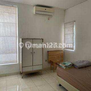 Rumah cantiek furnished dilokasi strategis sek 5 Bintaro Jaya 2