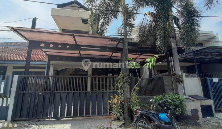 Rumah renovasi, siap masuk, 2 lantai, lebar 8m 1