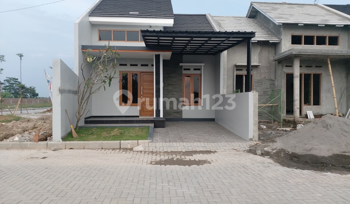 Rumah baru murah di cluster solo baru 2