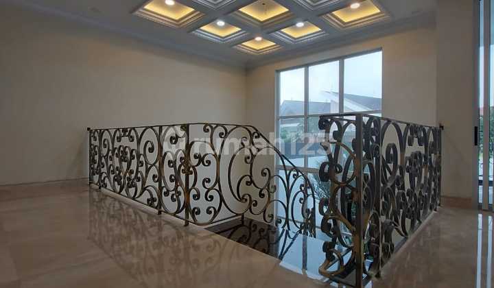 The Luxury White House @Brand New at Pondok Indah 2