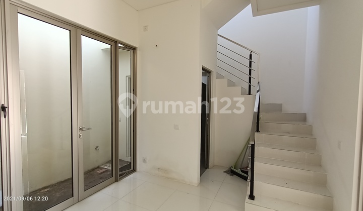 New Ready-to-Occupy House, Fresh Greenland Menganti