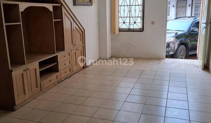 Townhouse cantik di daerah lippo karawaci - Tangerang 1