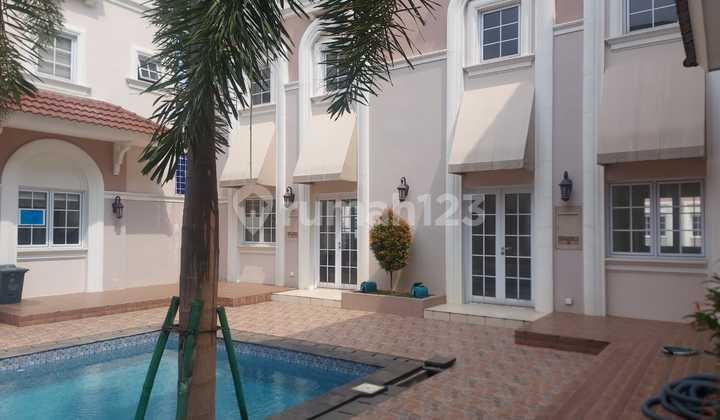 Is it a Residential House in Vanya Park BSD Tangerang? Is it a Residential House in Vanya Park BSD Tangerang?