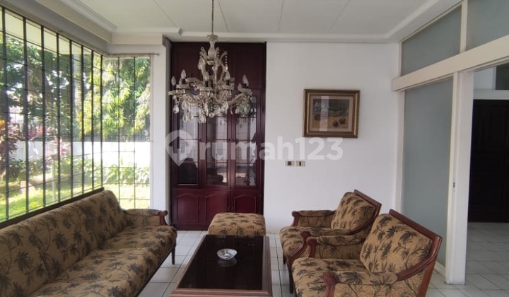 DISEWAKAN RUMAH LAMA TERAWAT DISETRASARI DEKAT TOL PASTEUR 2