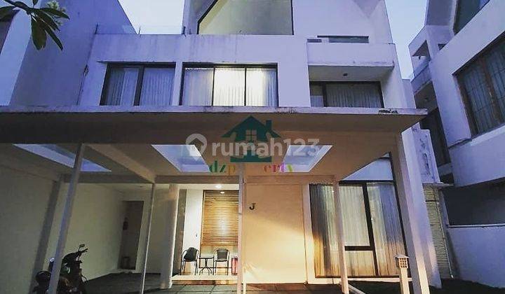 Rumah 3 Lantai private swimming pool townhouse Jatipadang TB.Simatupang 1