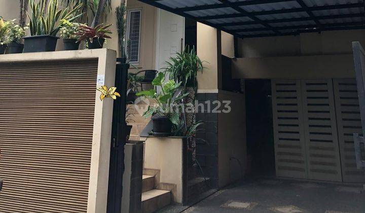 Rumah Mewah 2 Lantai siap huni Luas 8x20 di Pondok Indah Jakarta Selatan 1