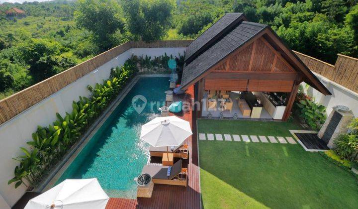 VILLA CANTIK DEKAT PANTAI MELASTI TERDAPAT 2 BANGUNAN DI VILLA INI,COCOK UNTUK PAKAI PRIBADI ATAU BISNIS 1