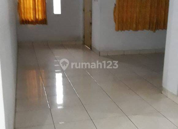 Disewa rumah 3 lantai di sayap rajawali 2