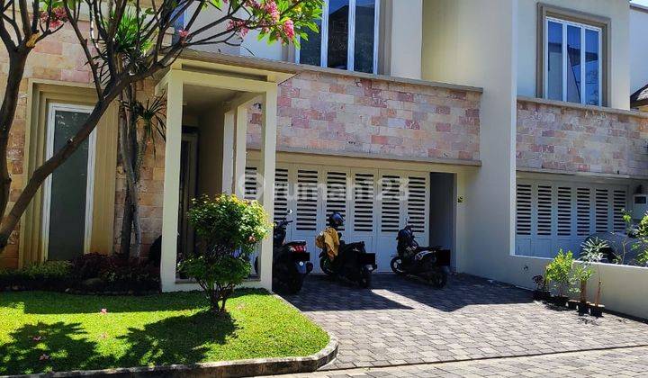 Rumah Mewah Dalam Town House Pool Di Pejaten Kemang, Strategis 1