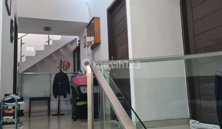 Dijual Rumah Mewah Hadap Selatan di Permata Buana 2