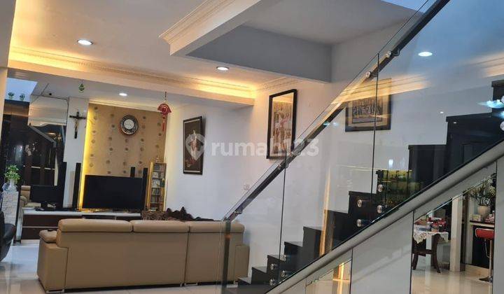 Dijual Rumah Mewah Hadap Selatan di Permata Buana 1