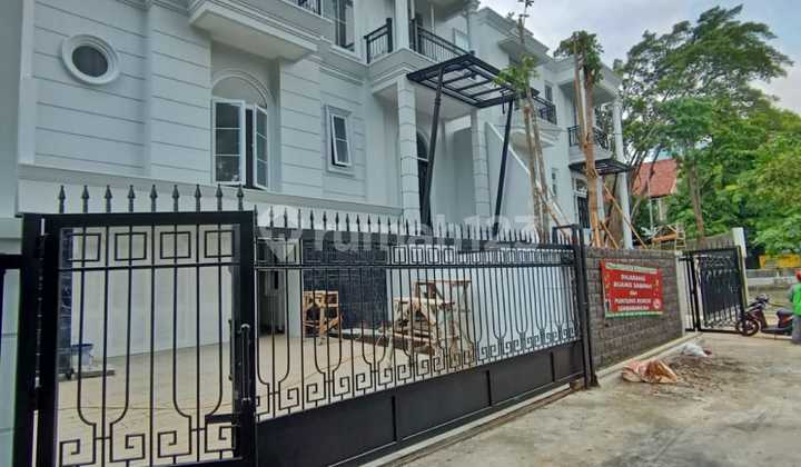 brand new.luxury.american classic design.private pool in brawijaya kebayoran baru brand new.luxury.american classic design.private pool in brawijaya kebayoran baru