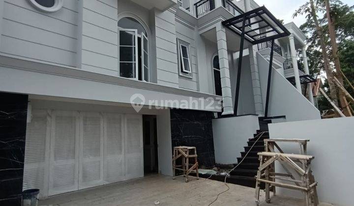 Rumah Mewah Bangunan baru konsep American Clasic. 2