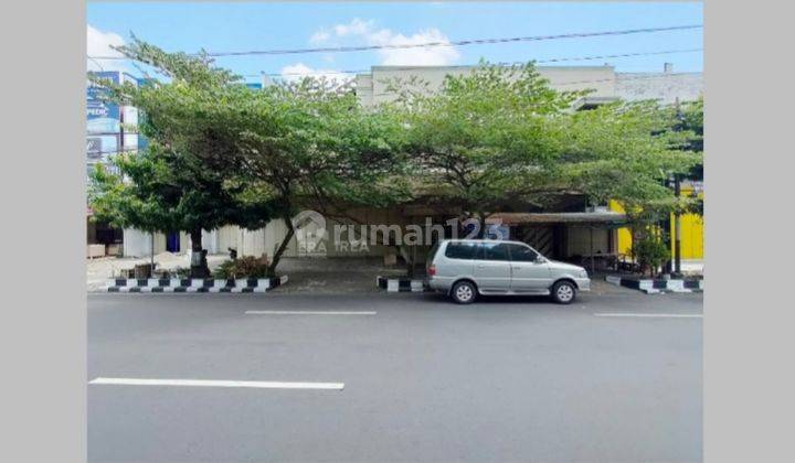 Rumah di jalan utama Solo Baru Strategis Dekat Mall 1