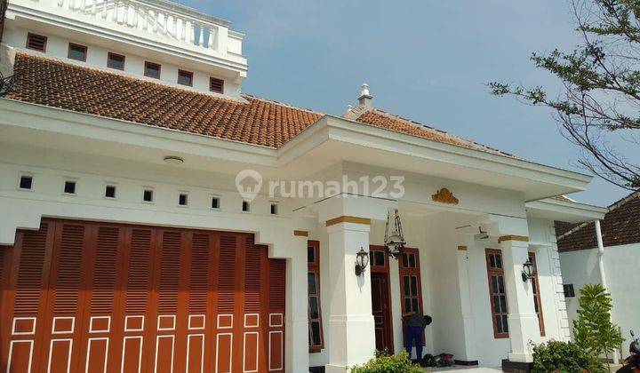 Rumah Campuran Arsitektur Jawa - Kolonial di Banjarsari Solo 1