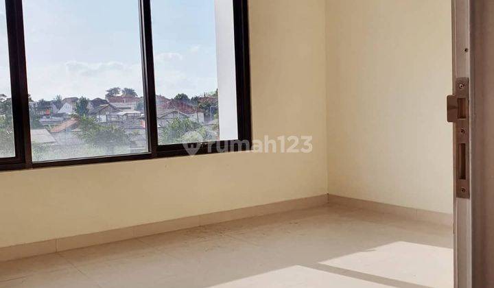 Rumah 2 lantai Cantik Minimalis Modern di Pondok Ranji Tangerang Selatan  2