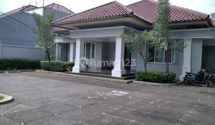 Rumah di Kemang Raya Jakarta Selatan 2