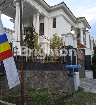 RUMAH SULTAN MEWAN BANYUMANIK SEMARANG SELATAN SIAP HUNI 2