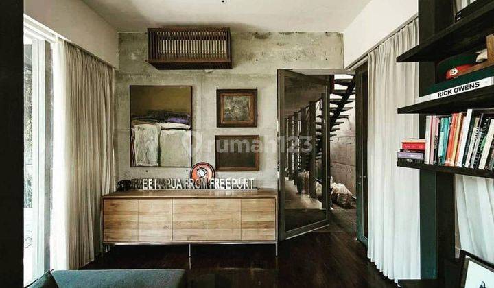 Rumah di Pejaten Klasik modern di Selatan Jakarta  2