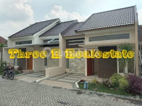 Rumah baru minimalis siap huni lokasi di perumahan cluster one gate berjarak 2.5 km dari kampus UB Soehat - Malang  1