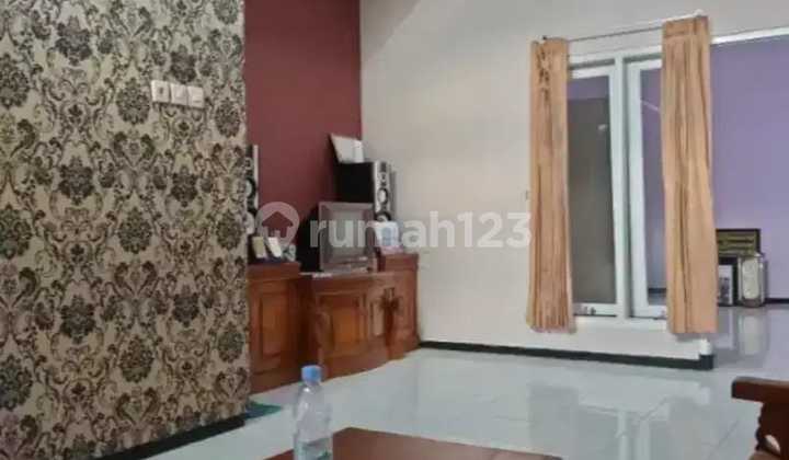 House in a one-gate cluster, comfortable environment, wide road access. House in a one-gate cluster, comfortable environment, wide road access.