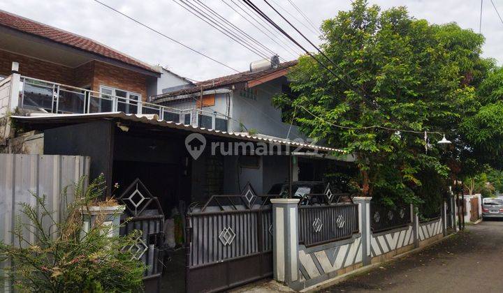 Rumah lama di tengah kota area Regol-Moch Ramdan 1