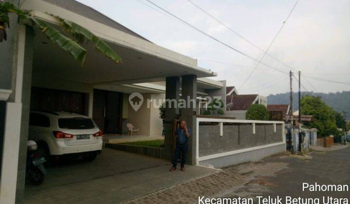 RUMAH MEWAH DIJUAL BERIKUT ISINYA 1