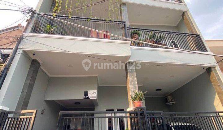 Rumah bagus murah 3 lantai di  Pulogebang Cakung Jakarta timur 1