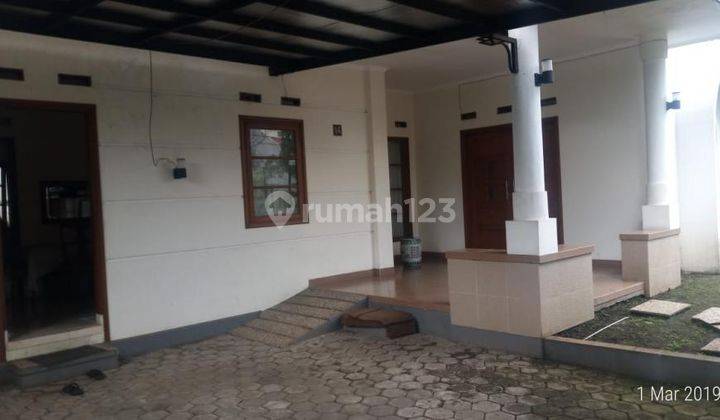 Jual rumah 2 lantai siap huni komplek arcamanik 2