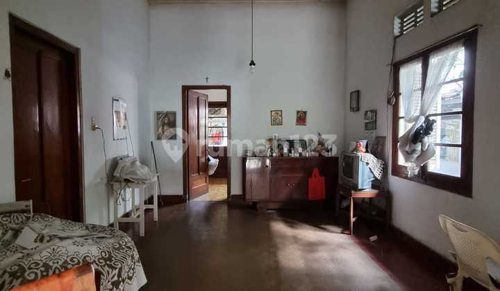 Comfortable Residence in Sayap Pasirkaliki, Bandung City 2