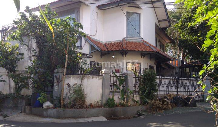 Miliki rumah 2 lnt hoek tebet  harga miring  1