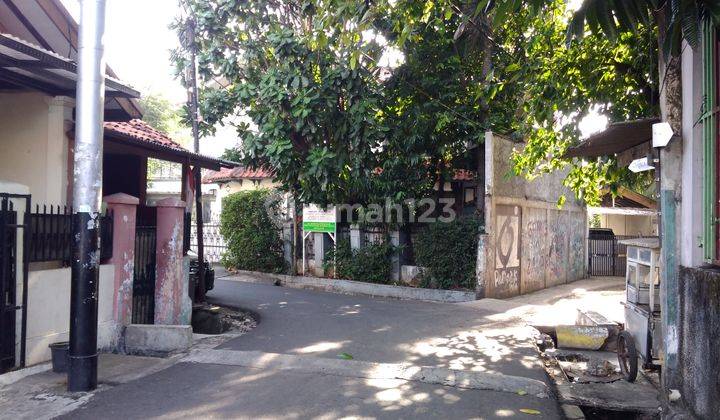 Miliki rumah 2 lnt hoek tebet  harga miring  2