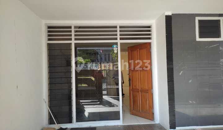 Ready-to-Occupy House Darmo Indah Barat 2