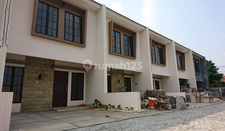 Rumah impian 2 lantai di Graha Raya Bintaro 2