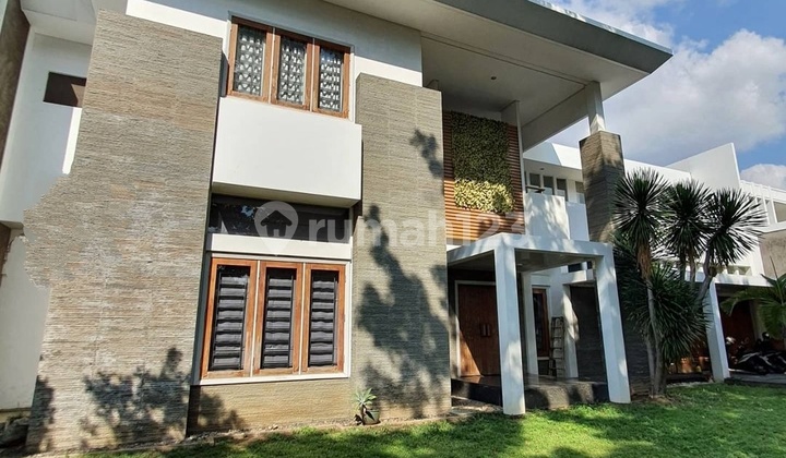 Menteng rumah bagus siap huni bawah pasar