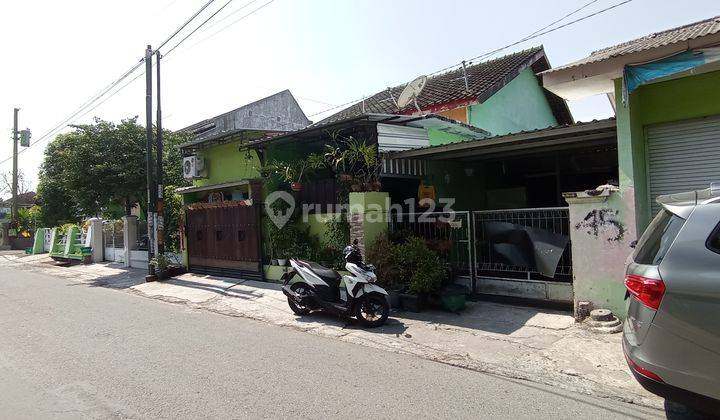 Rumah nyaman pinggir jalan utama di kadipiro banjarsari solo 1