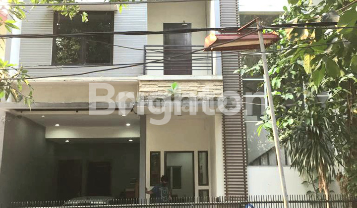 RUMAH MEWAH TEBET 3 LANTAI DI JAKARTA SELATAN RUMAH MEWAH TEBET 3 LANTAI DI JAKARTA SELATAN