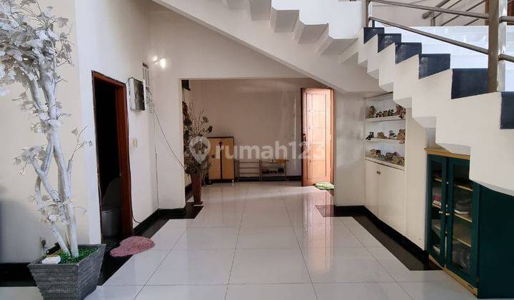 Rumah mewah Semi Furnish ada pool siap huni di Pinisi Pik 2