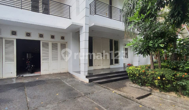 RUMAH at Jl KENCANA INDAH, PONDOK INDAH (SANGAT MENARIK) RUMAH at Jl KENCANA INDAH, PONDOK INDAH (SANGAT MENARIK)