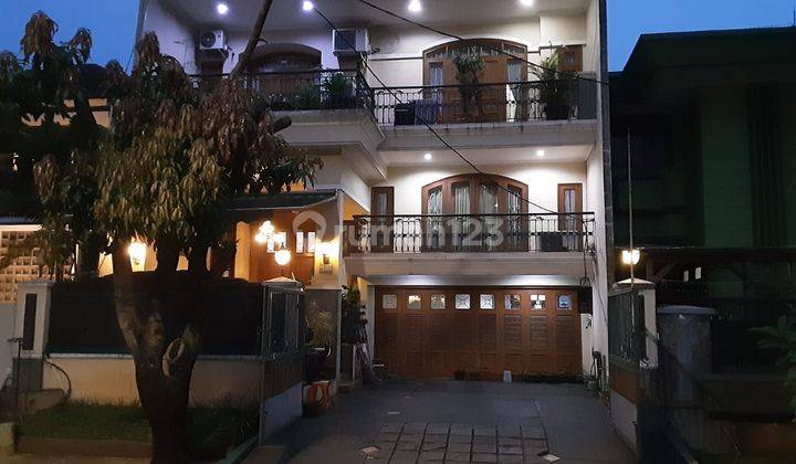 Rumah Mewah di Permata Buana, Semi Furnished 1