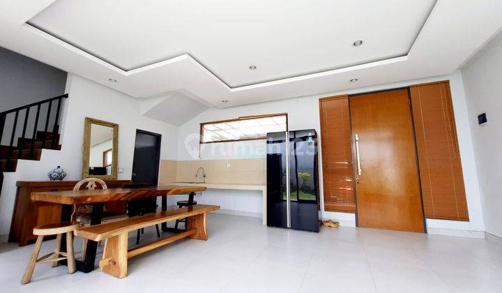 Rumah bagus modern minimalis tengah kota siap huni dijual di naraya BSB city Ngaliyan semarang barat 2